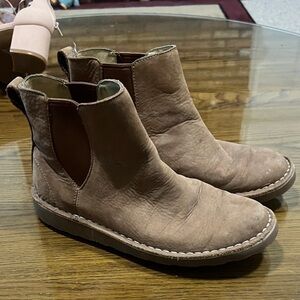 LL BEAN Tan Leather Chelsea Boots
